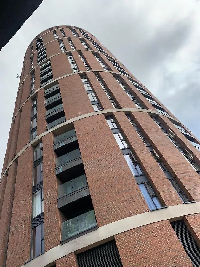 2 Bed Apartment In Granary Wharf Leeds Leeds