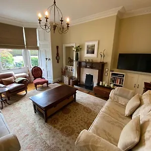 Braid Rd Stunning Apartment Edinburgh